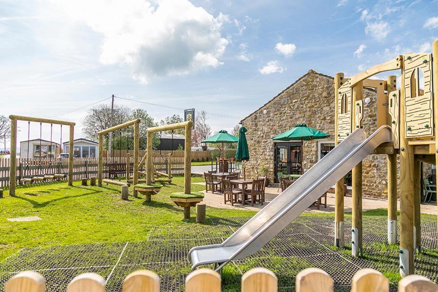 Ascot Otel Tosside Dış mekan fotoğraf