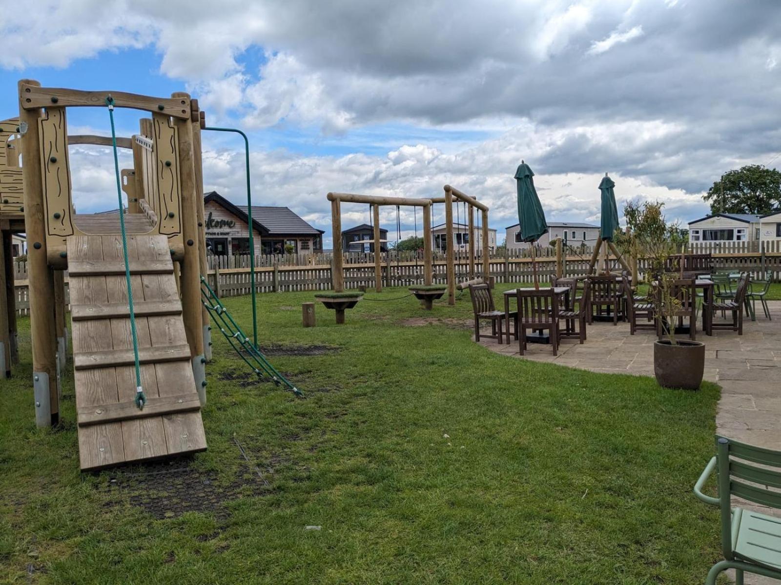Ascot Otel Tosside Dış mekan fotoğraf